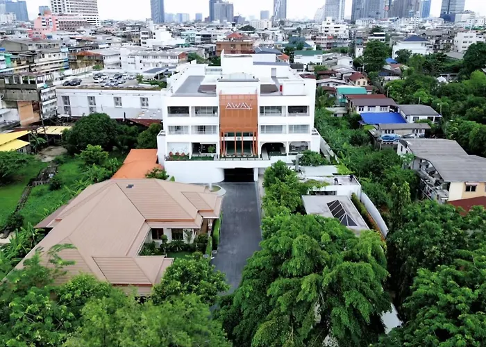 Away Bangkok Riverside Kene